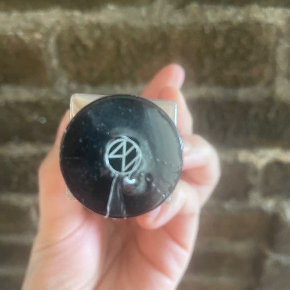 IL MAKIAGE #070 Woke Up Like This foundation - Picture 3 of 4